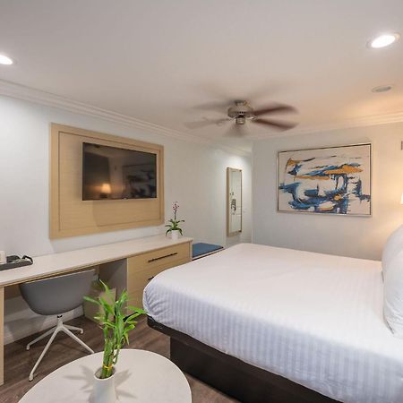 Ramada By Wyndham Redondo Beach Extérieur photo