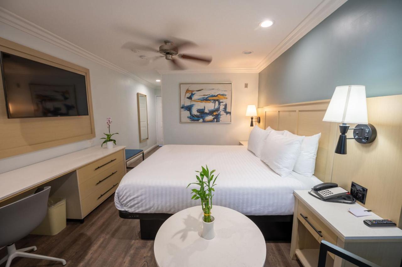 Ramada By Wyndham Redondo Beach Extérieur photo