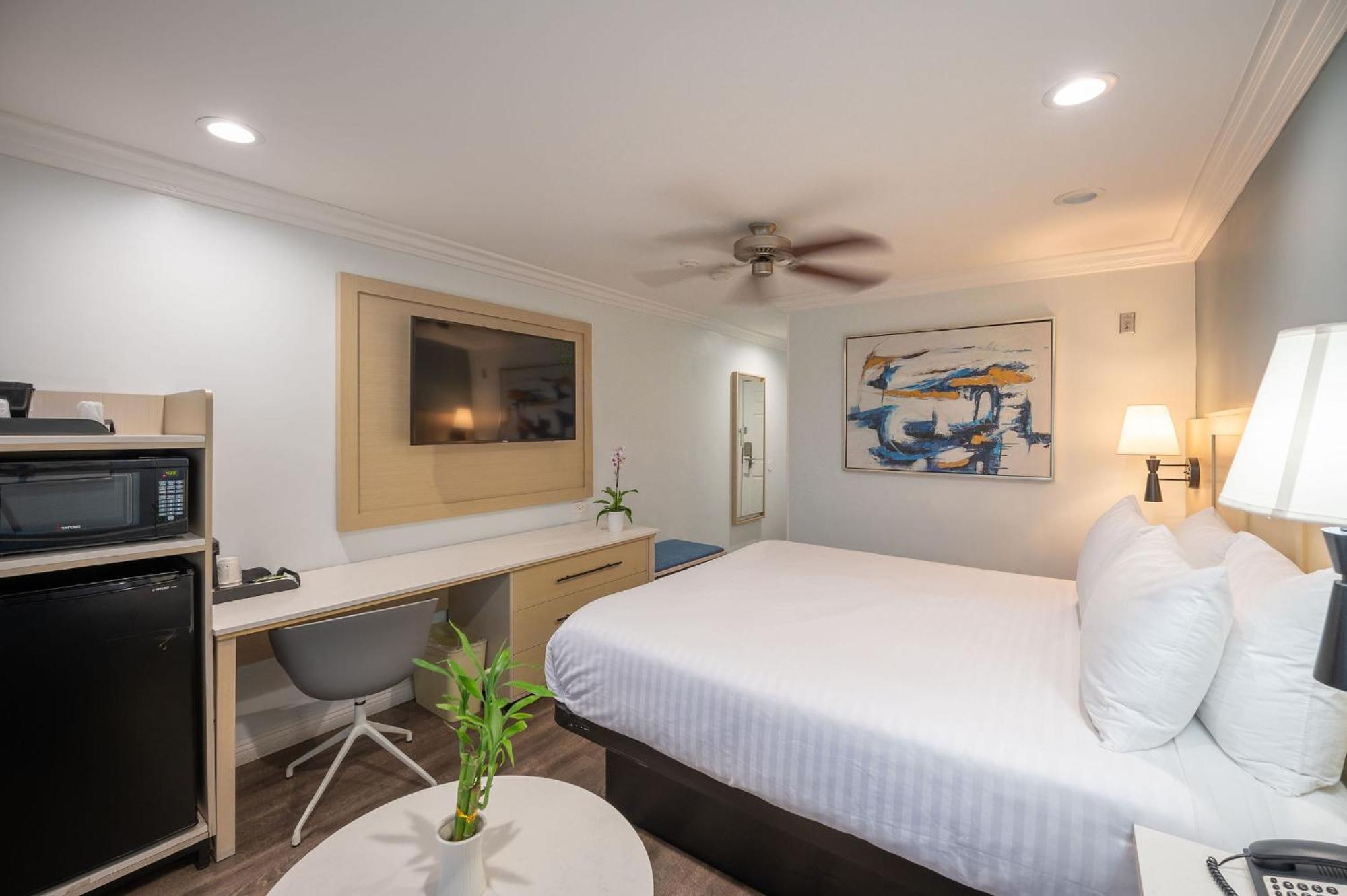 Ramada By Wyndham Redondo Beach Extérieur photo