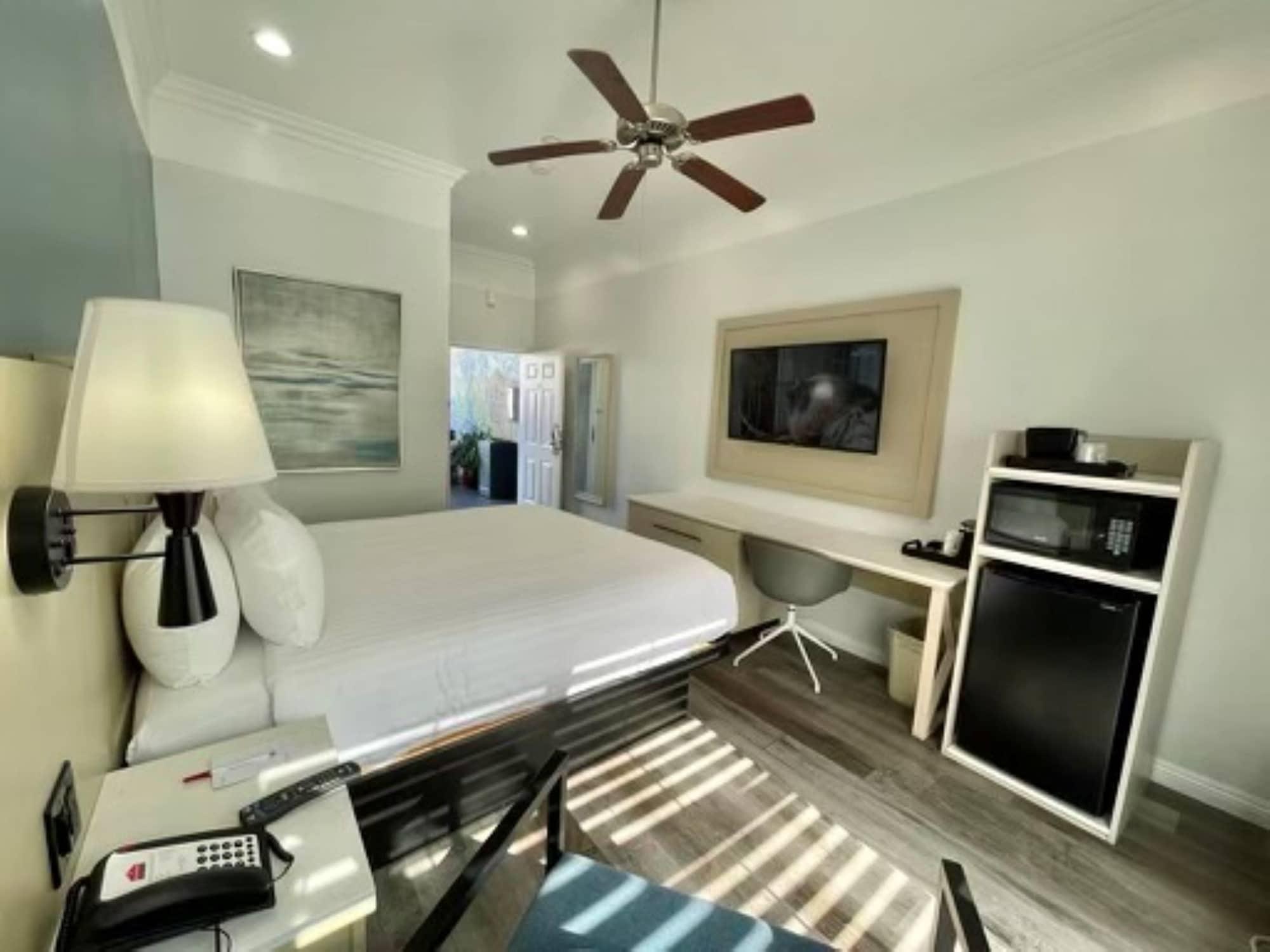 Ramada By Wyndham Redondo Beach Extérieur photo