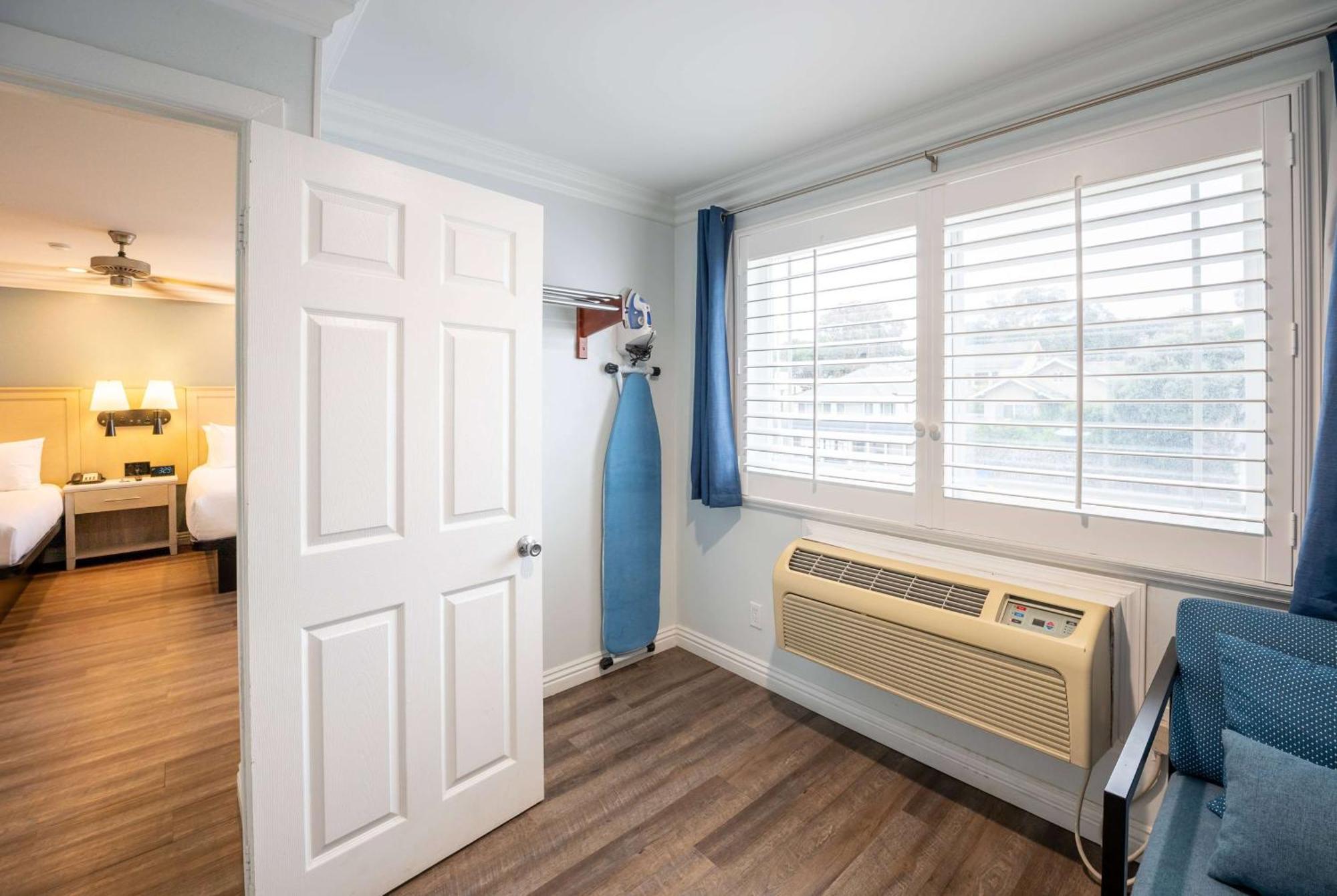 Ramada By Wyndham Redondo Beach Extérieur photo
