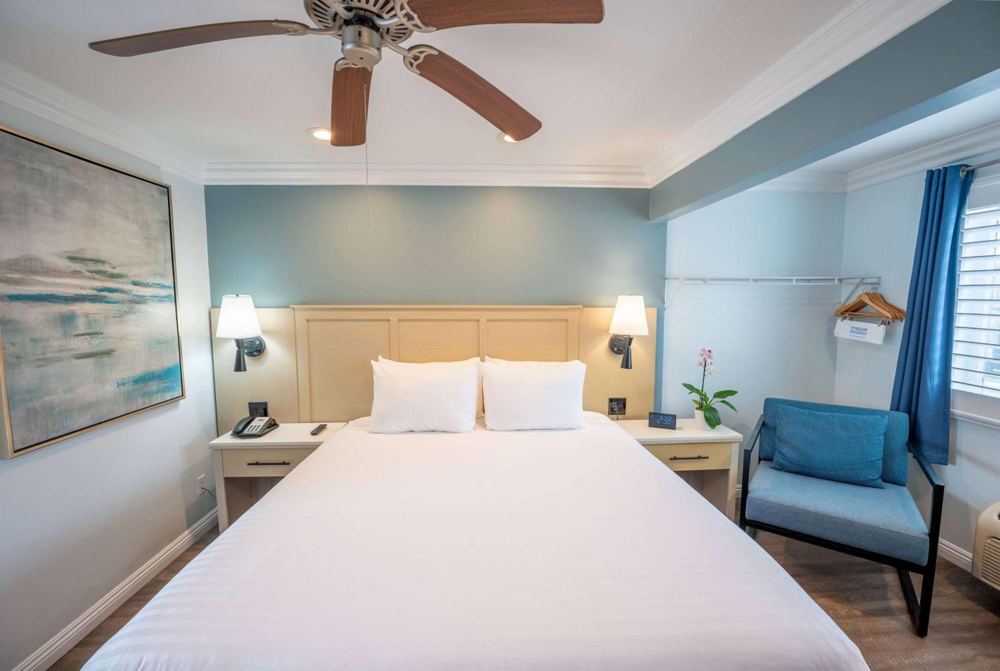 Ramada By Wyndham Redondo Beach Extérieur photo