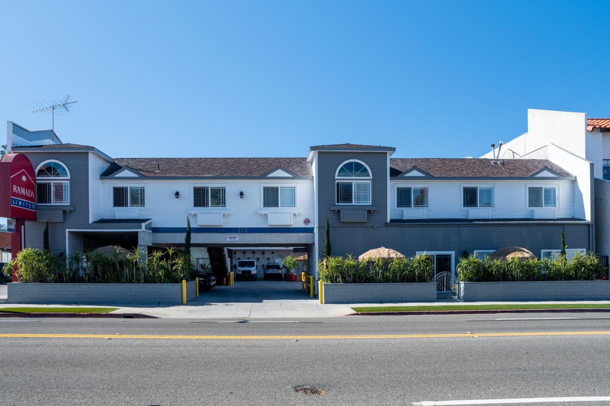 Ramada By Wyndham Redondo Beach Extérieur photo