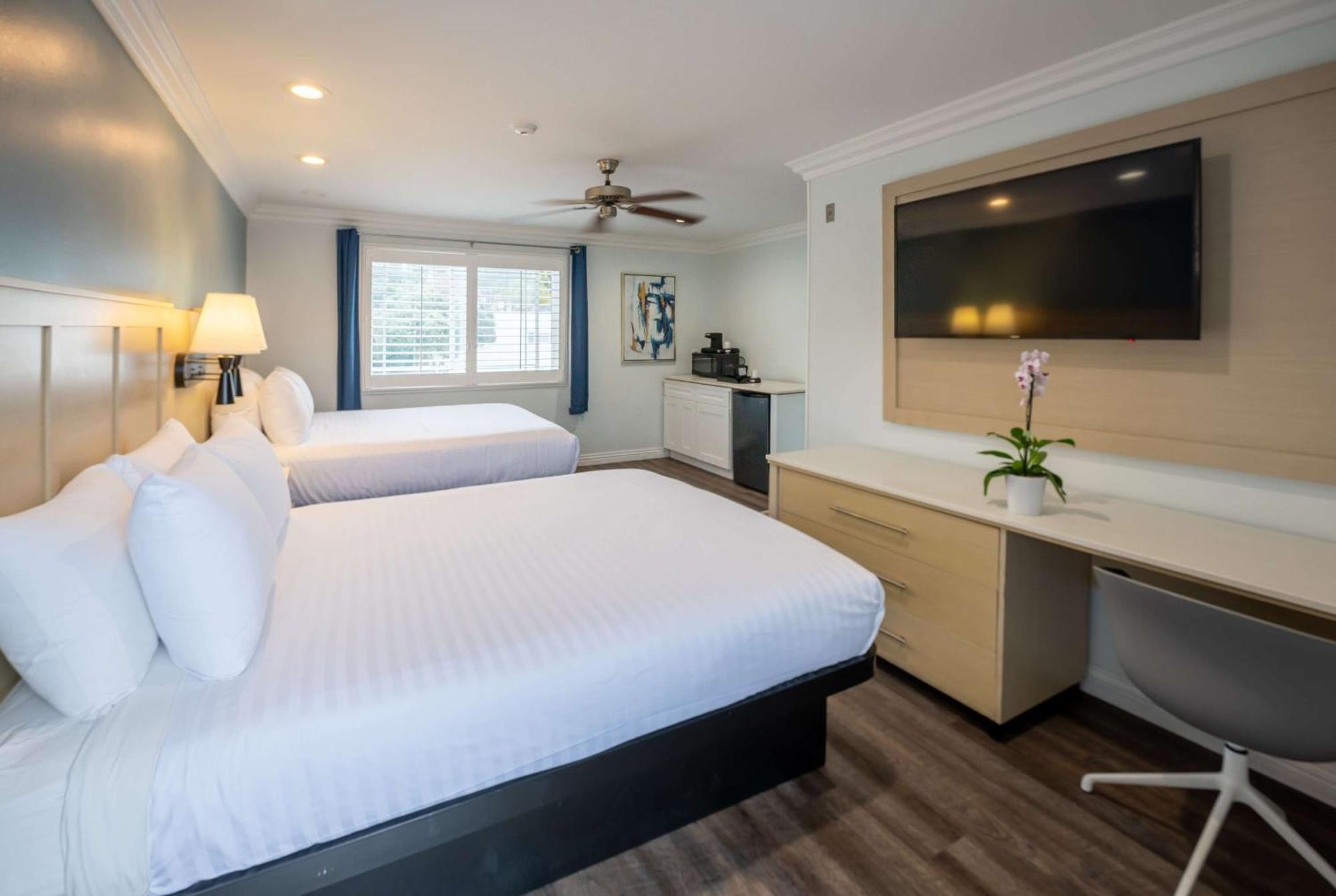 Ramada By Wyndham Redondo Beach Extérieur photo