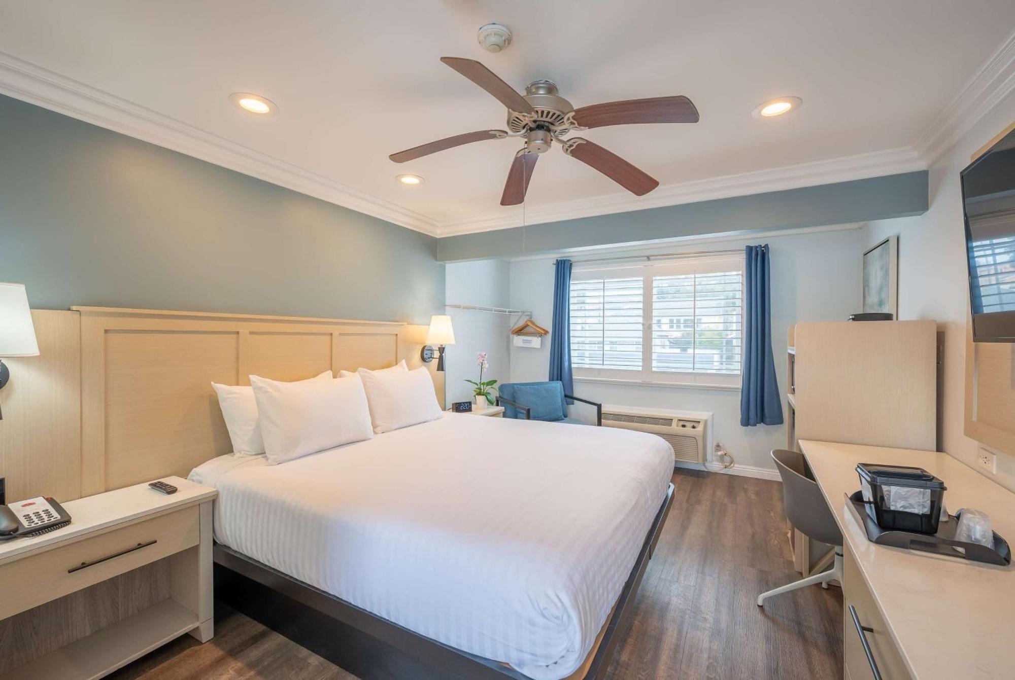 Ramada By Wyndham Redondo Beach Extérieur photo